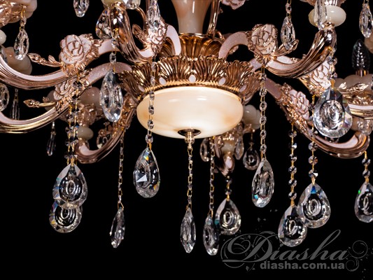 Елегантна кришталева люстра