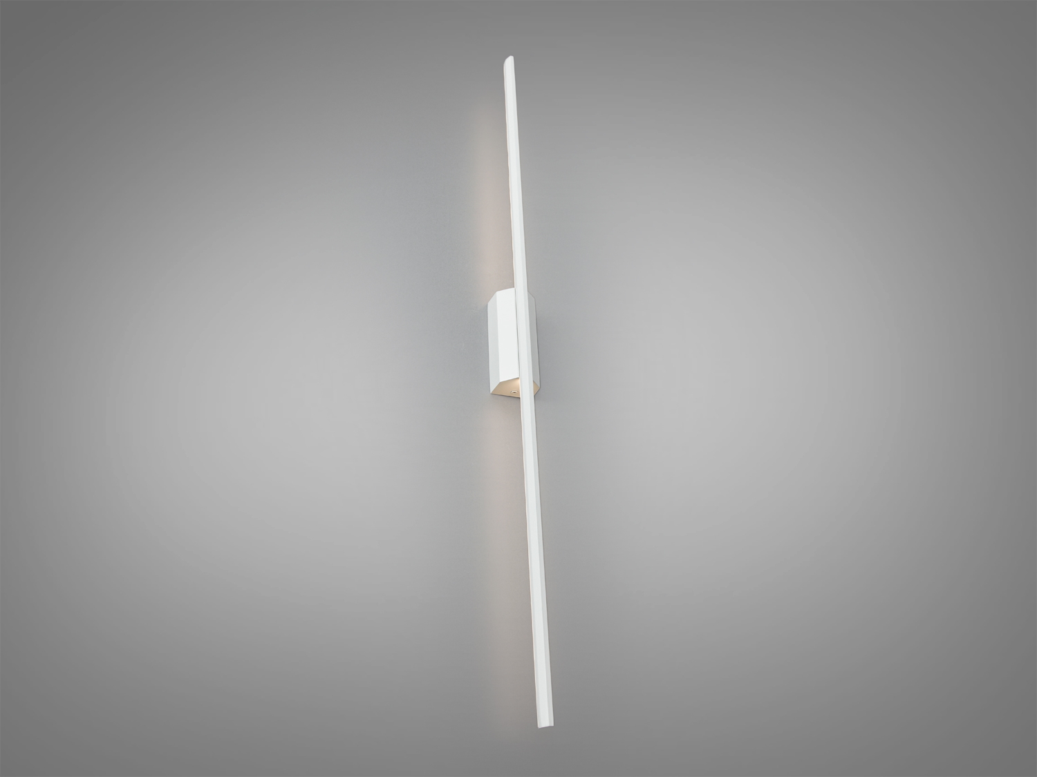 Лінійне світлодіодне бра Diasha Line 7Вт, білий, 4100К. Металевий корпус, м’яке розсіяне світло, керування настінним вимикачем. Для вітальні, спальні, коридору, офісу. Відтінок на екрані може відрізнятися.