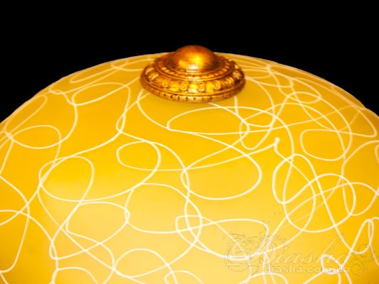 Потолочный светильник в античном стиле