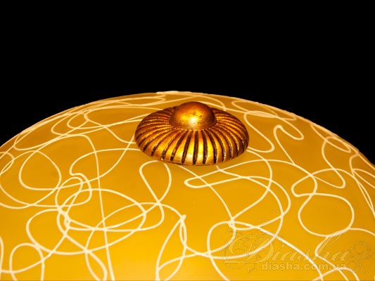 Потолочный светильник в античном стиле