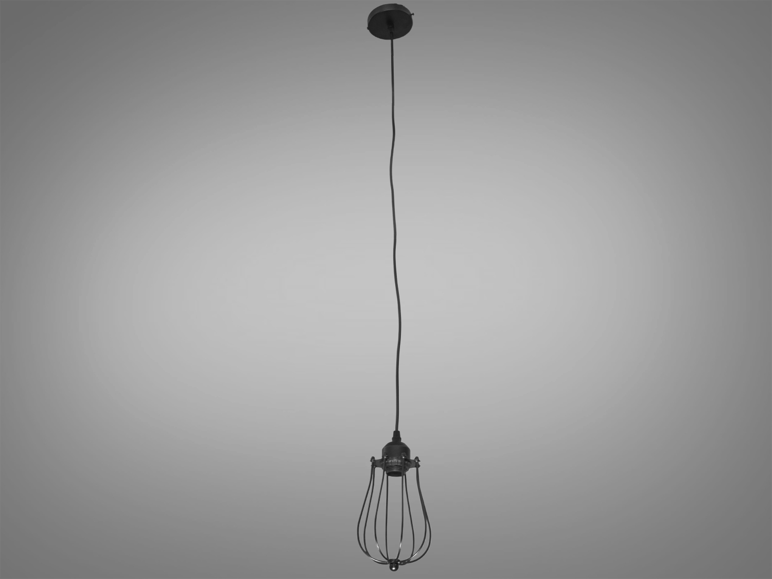 Світильник-підвіс в стилі Loft, привносить в простір поєднання промислового та сучасного дизайну. Її унікальність виражена в металевому плафоні, виготовленому зі сплетеного дроту, і теплому світлі лампочки Edison.
Основні Характеристики:
Металевий Плафон із Плетеного Дроту:
Металевий плафон виглядає, ніби він вручну плетений з дроту, створюючи цікавий інтер'єрний акцент та віддзеркалюючи простоту лофт-стилю.
Лампочка Edison:
В центрі плафону розташована лампочка Edison, яка надає освітленню теплоту та неповторний вигляд, підкреслюючи індустріальний характер.
Простий і Ефективний Дизайн:
Люстра має простий, але ефективний дизайн, який дозволяє впроваджувати її в різні стилі інтер'єру.
Металевий Відтінок:
Металевий відтінок плафону може бути вибраний відповідно до загального кольорового рішення приміщення.
Сфера застосування:
Кухня чи Їдальня:
Ідеально підійде для настільного освітлення над кухонним столом чи барною стійкою, додаючи атмосферу теплоти та стилю.
Лофтові Простори:
Лофтові приміщення чи студії, де цінується сучасний індустріальний дизайн.
Кафе або Бари:
У комерційних приміщеннях, таких як кафе або бари, де стиль лофт завжди в тренді.
Творчі Робочі Простори:
В офісах чи творчих просторах (арт-простори, коворкінги, квеструми, фото-студії  та інш., де важливий естетичний дизайн і функціональність.
Цей світильник в стилі Loft створює не лише практичне світло, але і виражає тепло та стиль, вносячи унікальний шарм в будь-яке приміщення.
 Лампочка в комплект не входить.