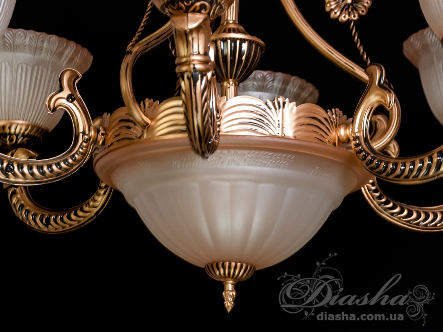 Люстра в римському стилі