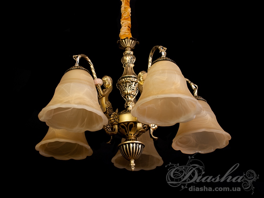 Люстра в римському стилі