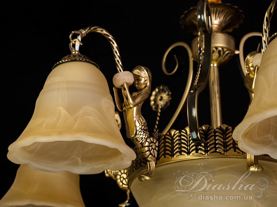 Люстра в римському стилі