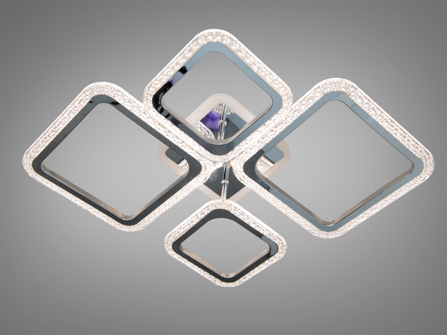 Світлодіодний стельовий світильник, квадратний дизайн, підходить для офісів. Виготовлений з металу, забезпечує яскраве освітлення.