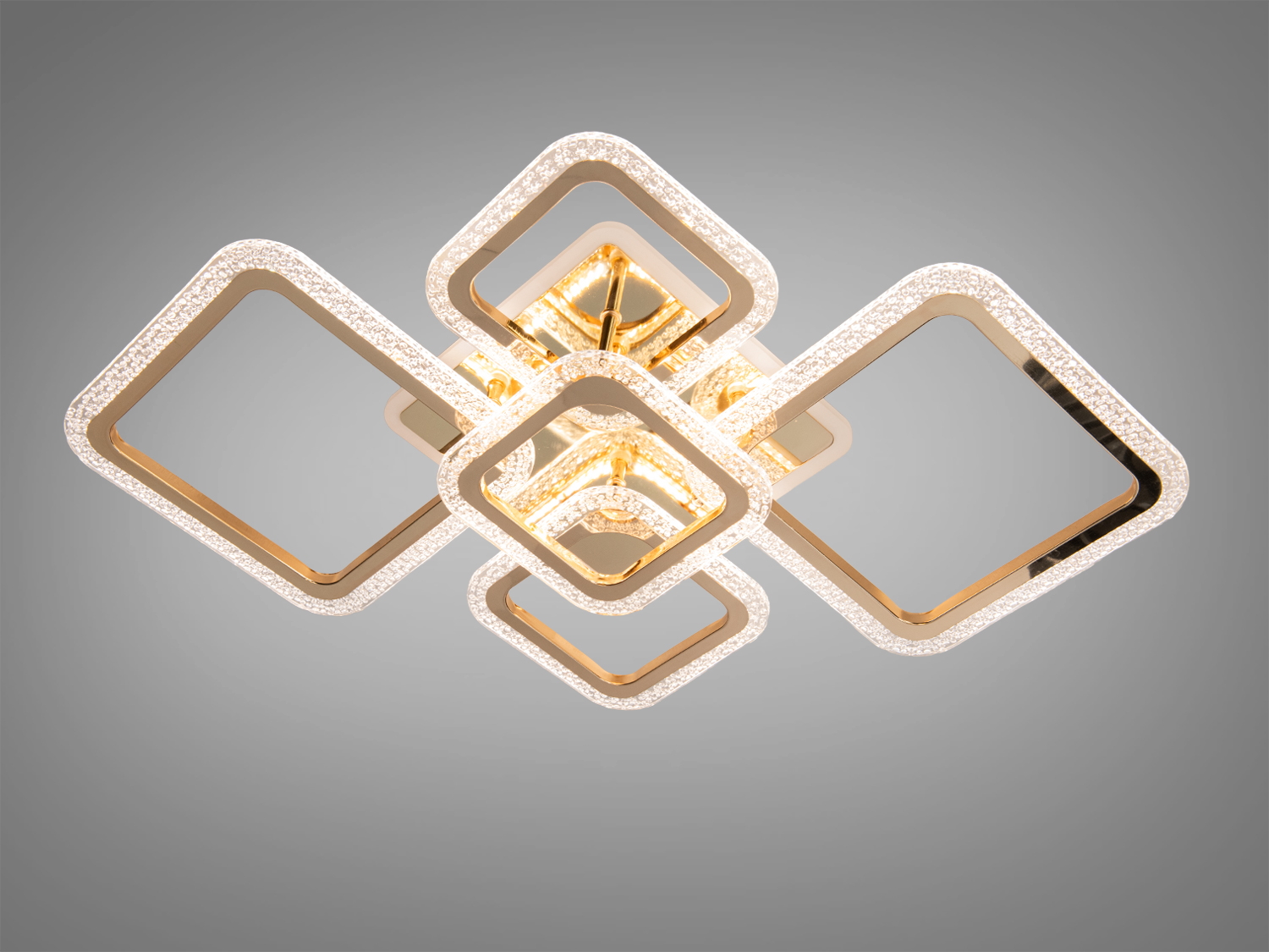 Світильник для стелі з геометричними квадратами, що підкреслюють стильний інтер′єр. Використовує енергоефективні LED-лампи.