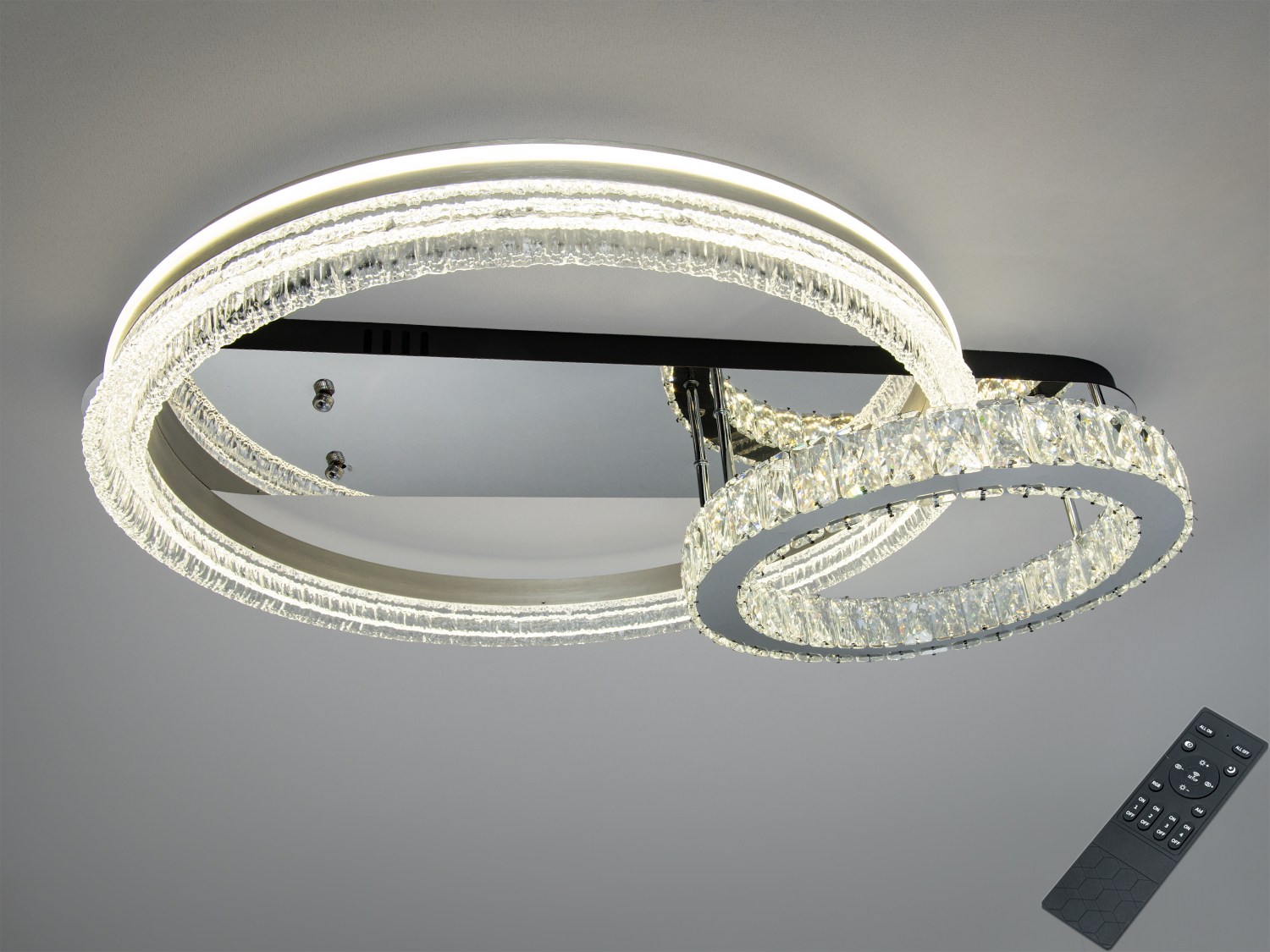 Стельова LED люстра 120 Вт у хромі з двома кільцями з акрилу (кришталеві вставки в малому кільці). Пульт у комплекті, 3200К/4100К/6500К, димування з пульта. Для кімнат до 20 м². Низький профіль для низьких стель.