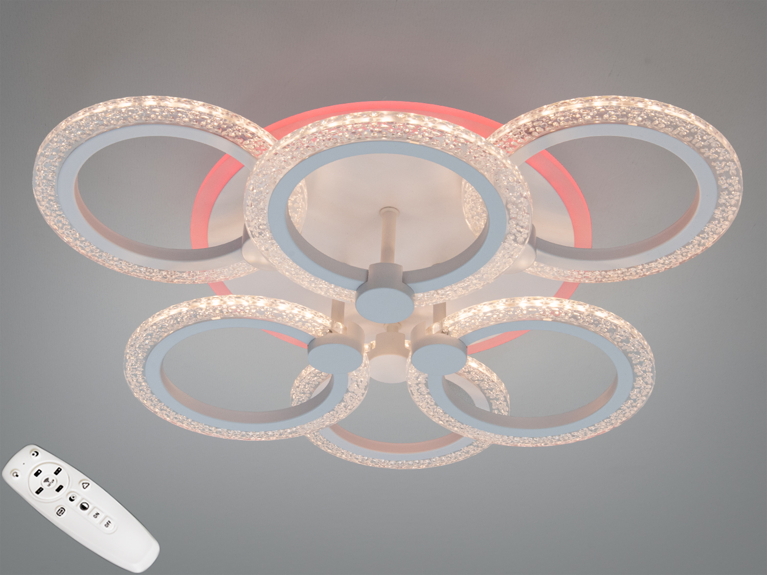 Стельова LED-люстра Diasha: 6 кілець, 74 W, пульт і димер, тепле/нейтральне/холодне світло та триколірна підсвітка основи. Підходить для кімнат до 13 м².