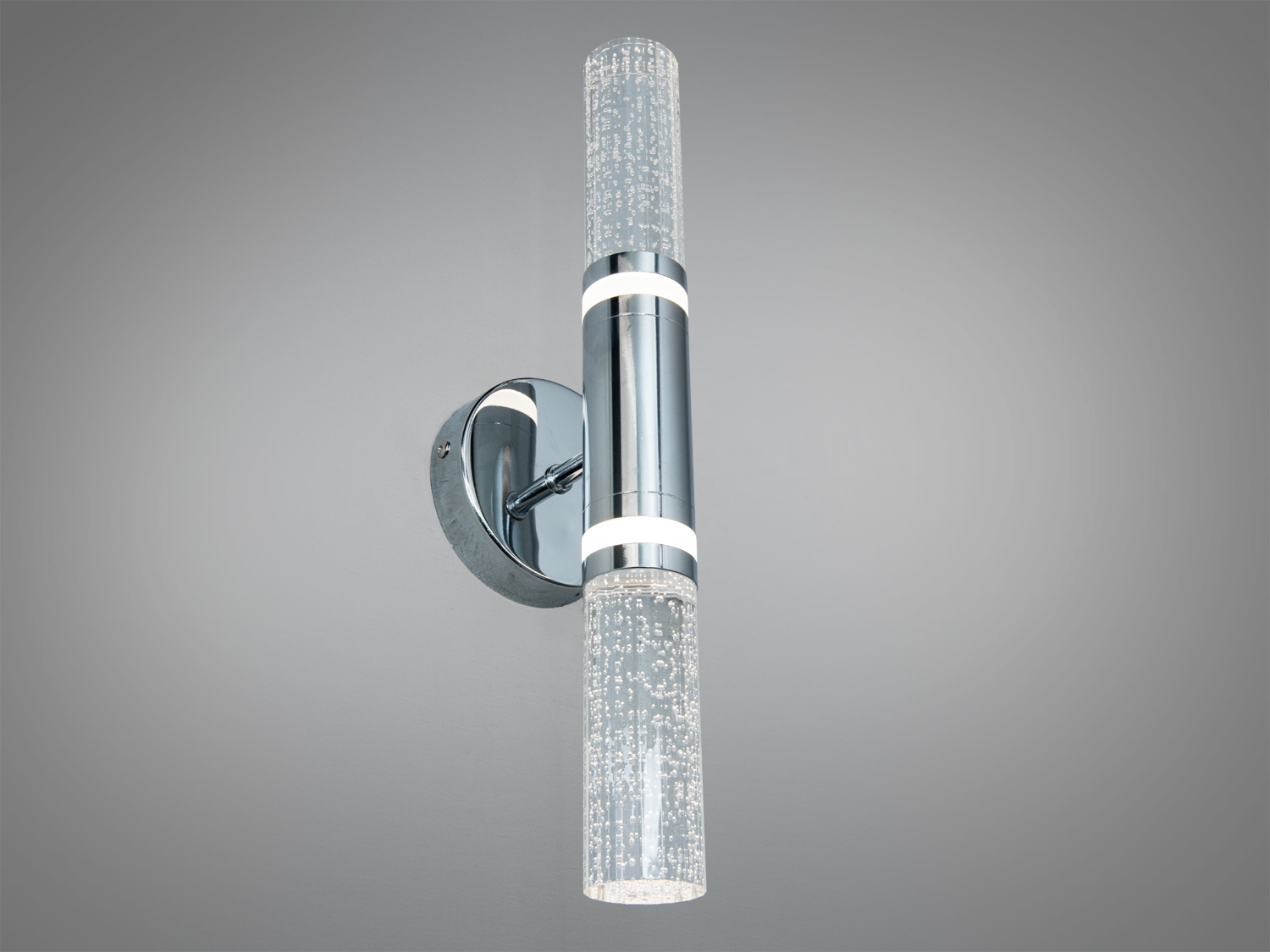 Світильник настінний з хромованим покриттям, горизонтальна форма, акрилові вставки, ідеальний для ванної кімнати.