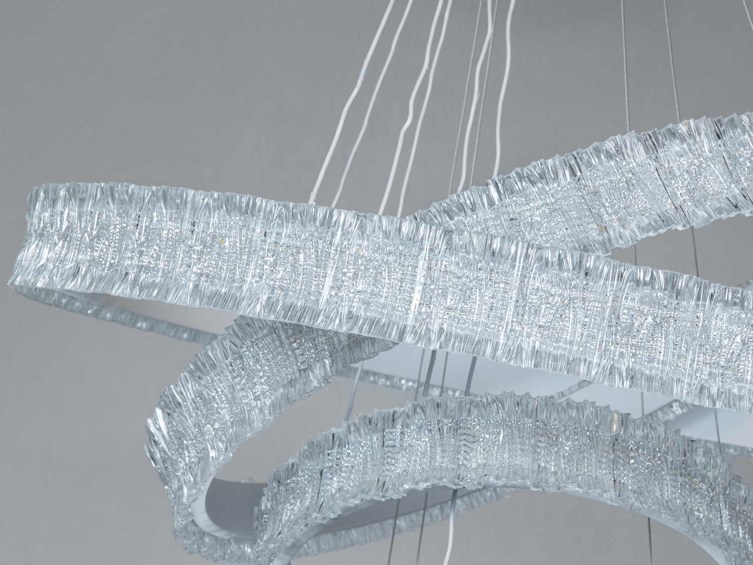 LED люстра Diasha біла 4 кільця 240W пульт