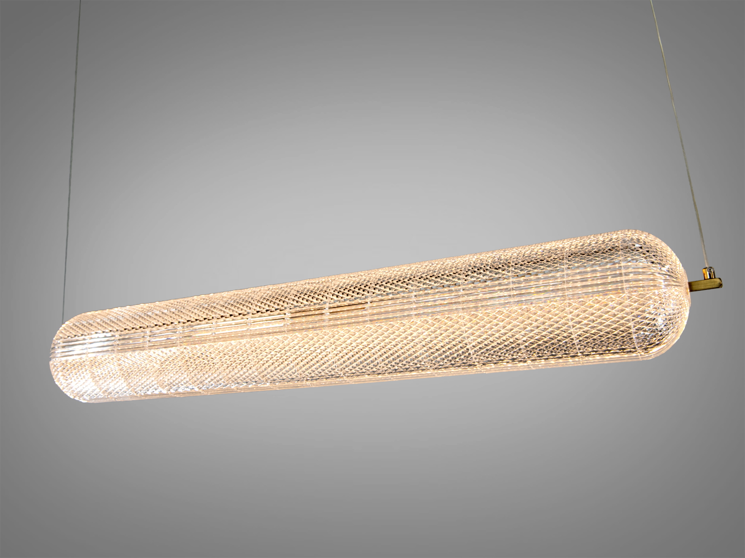 Підвісний світильник з текстурованим акриловим плафоном, що додає інтер′єру елегантності. Підходить для вітальні або їдальні.