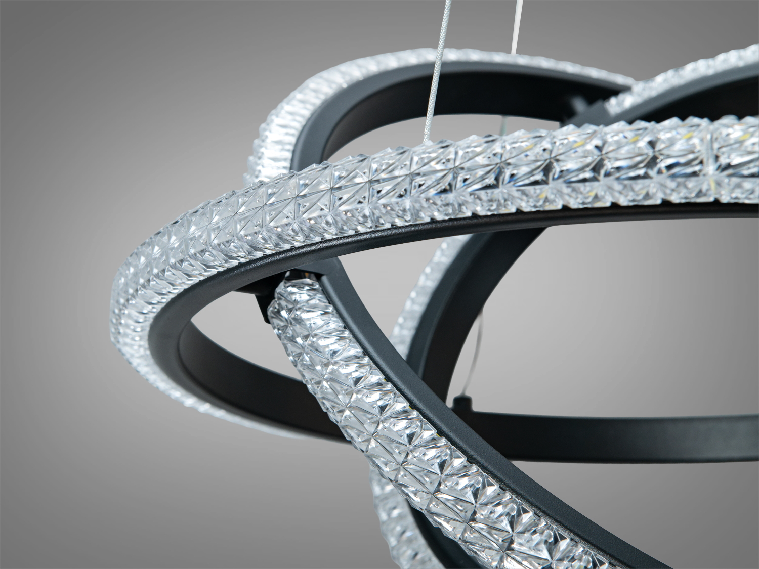 Підвісна LED люстра кільця біла 46W пульт 3 тони