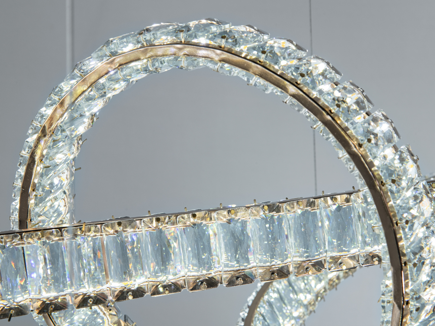 Люстра підвісна LED Diasha золото 85Вт пульт 15м²