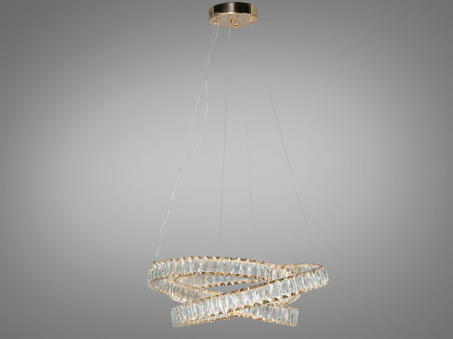 Сучасна люстра з подвійним кільцем, підвішена на тонких тросах. Ідеальна для просторих кімнат.