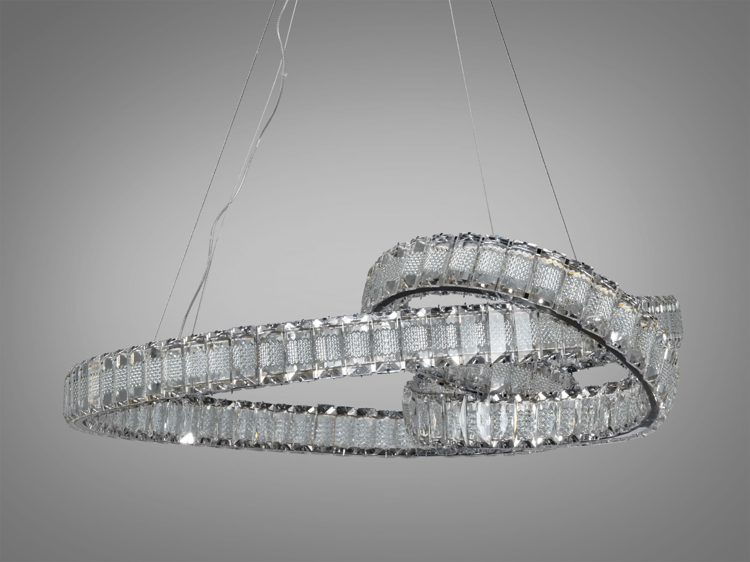 Підвісна люстра з кристалів з унікальною формою, підходить для вітальні. Відрізняється складним дизайном.