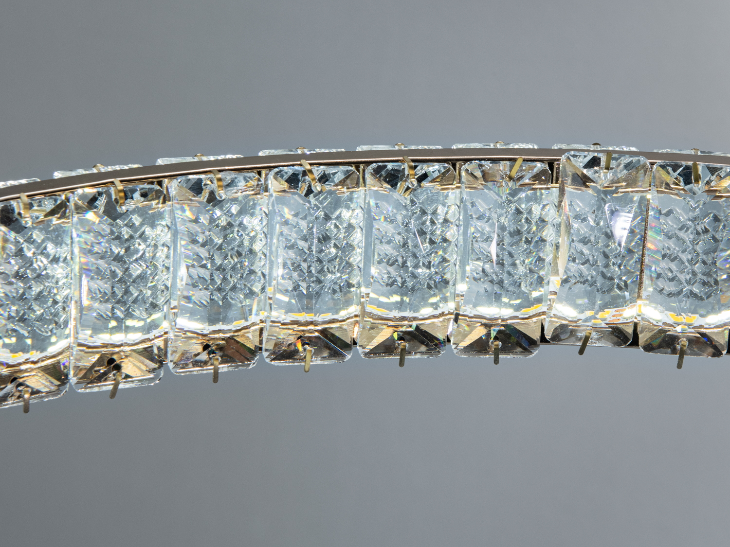 Світлодіодна люстра Мебіус золото 92 Вт пульт