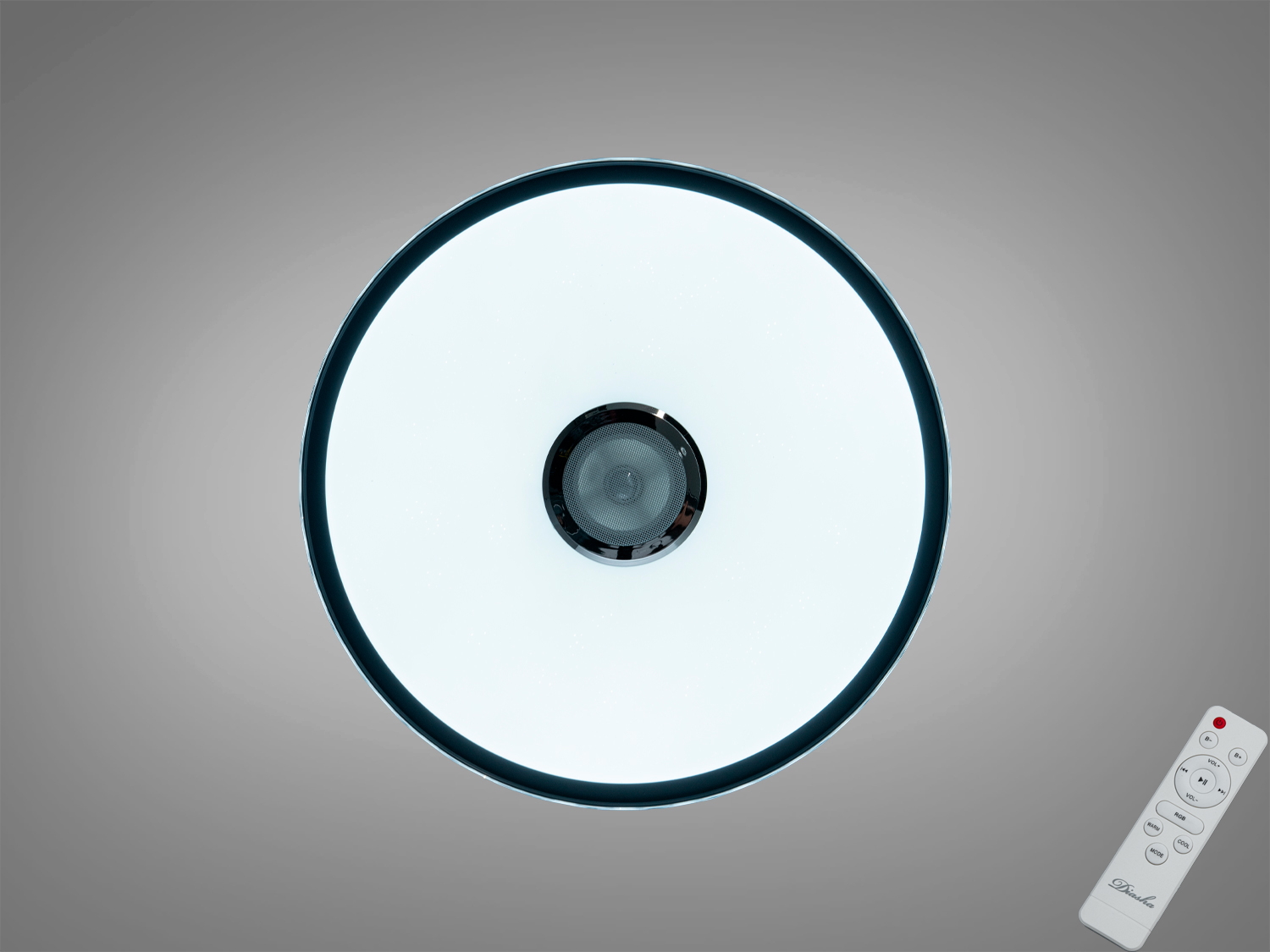 Кругла стельова лампа з рівномірним білим світлом, оснащена пультом дистанційного керування для зручного налаштування яскравості та режимів.