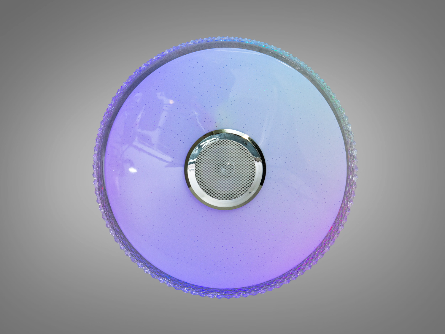 Стельова лампа з холодним білим світлом, що підходить для офісного простору. Має стильний сучасний дизайн.