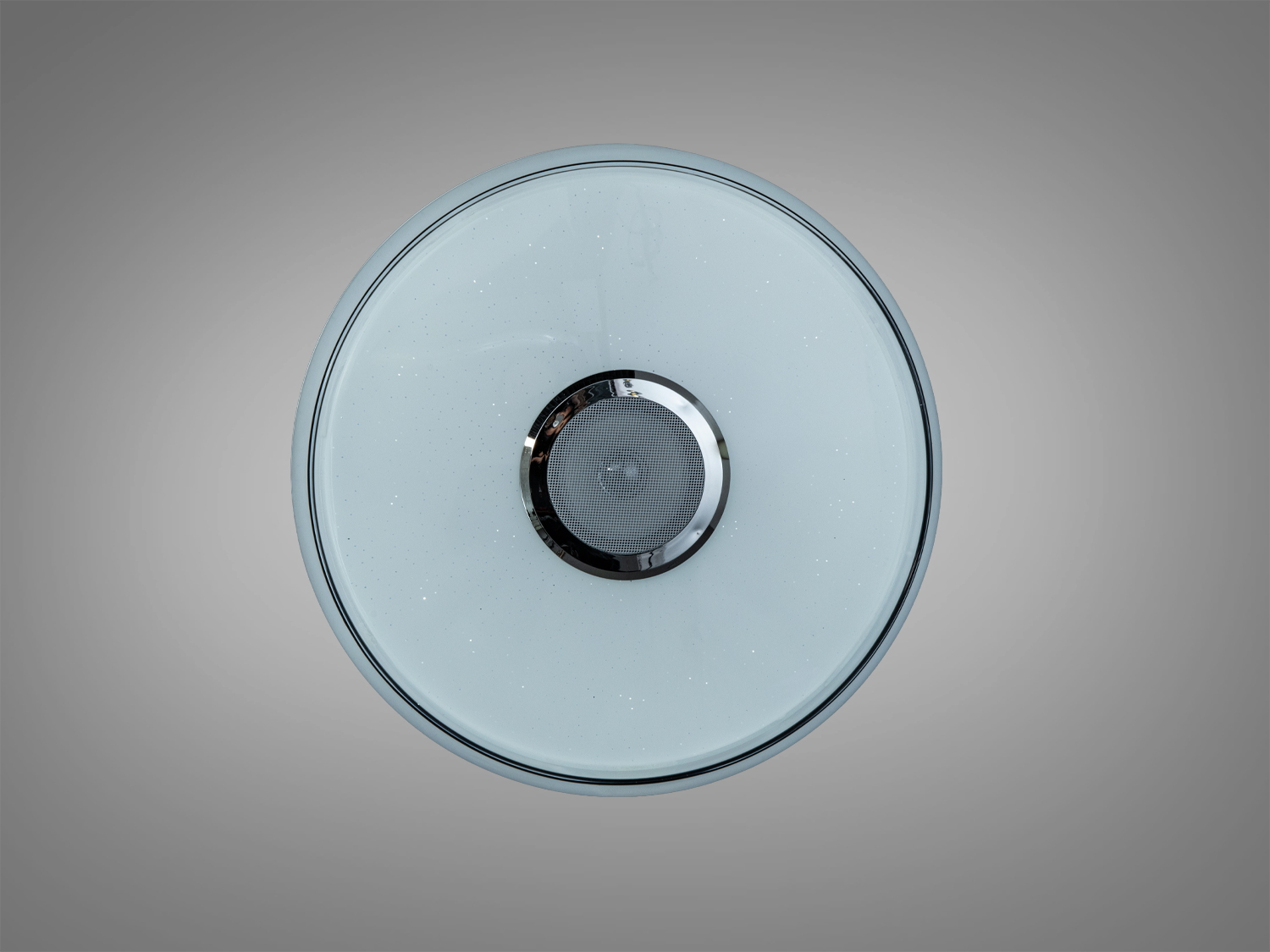 Світлодіодна стельова лампа круглої форми з білим світлом, оснащена металевим обрамленням, ідеальна для офісних приміщень.