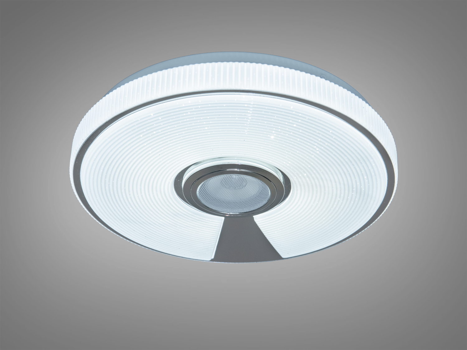 Світильник з білим корпусом та гладкою поверхнею, що забезпечує м′яке освітлення. Підходить для офісних приміщень.