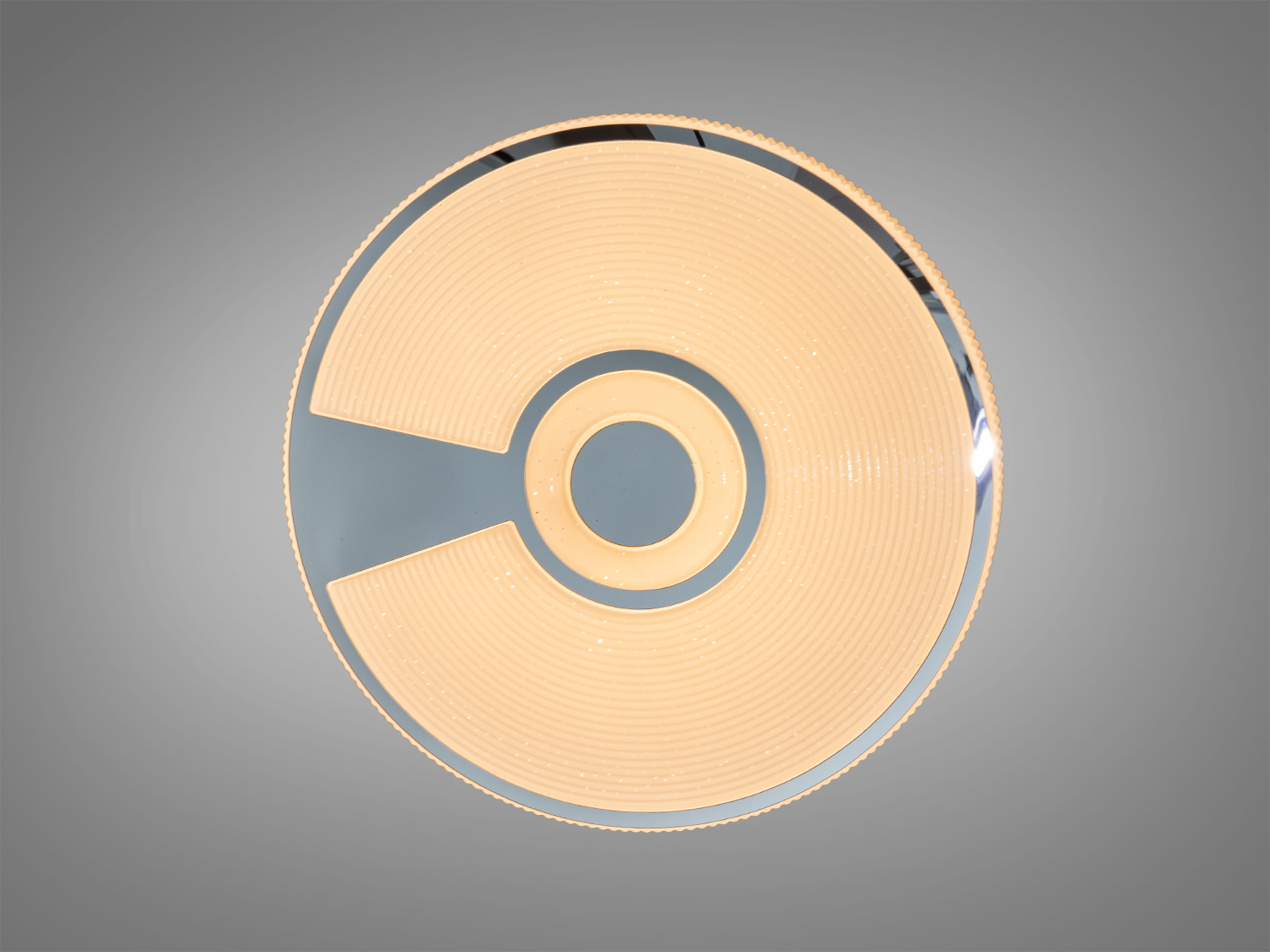 Світильник з білим корпусом та гладкою поверхнею, що забезпечує м′яке освітлення. Підходить для офісних приміщень.