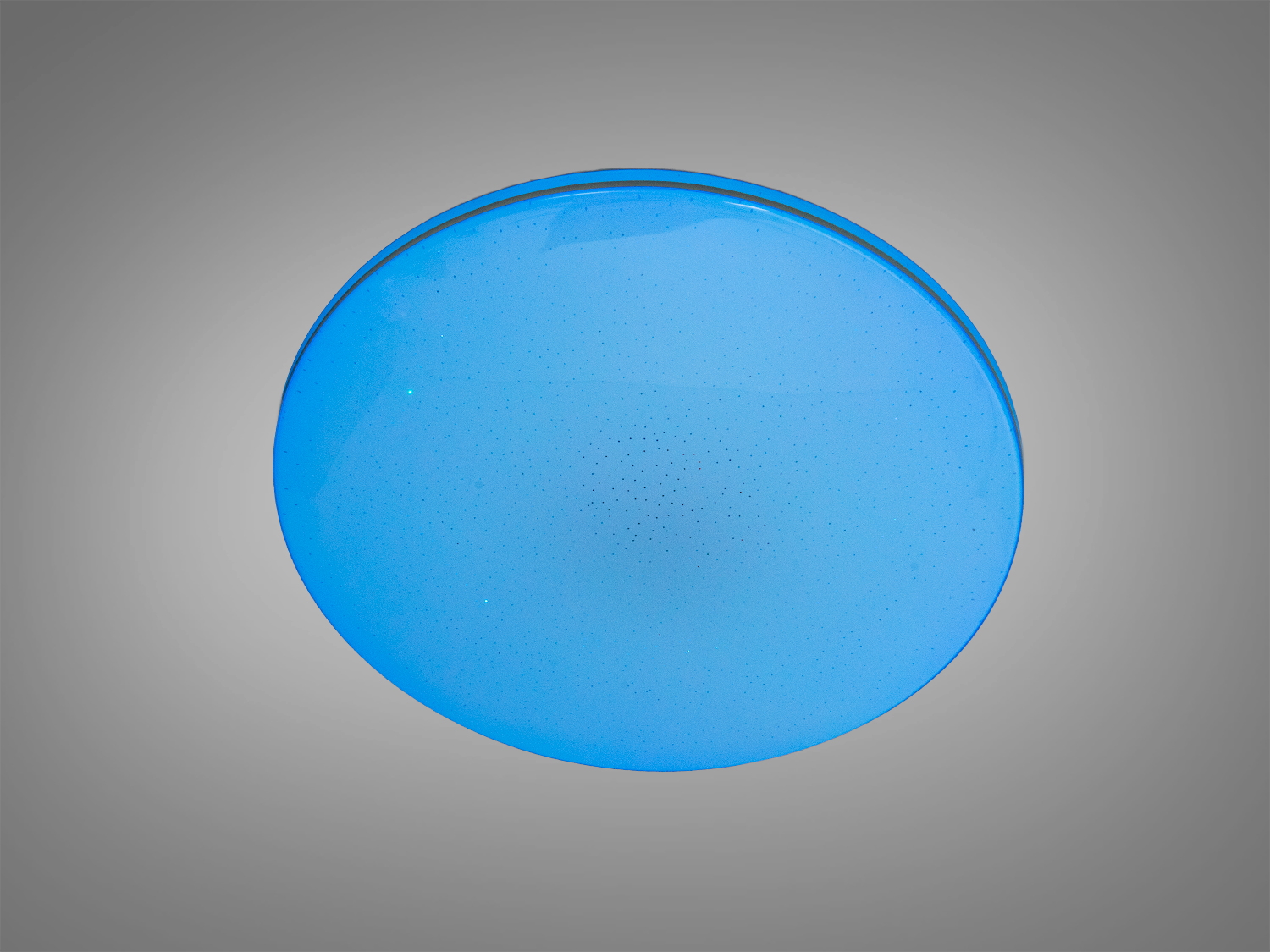 Синя кругла стельова лампа, ідеальна для сучасного інтер′єру, забезпечує рівномірне освітлення та створює атмосферу спокою.