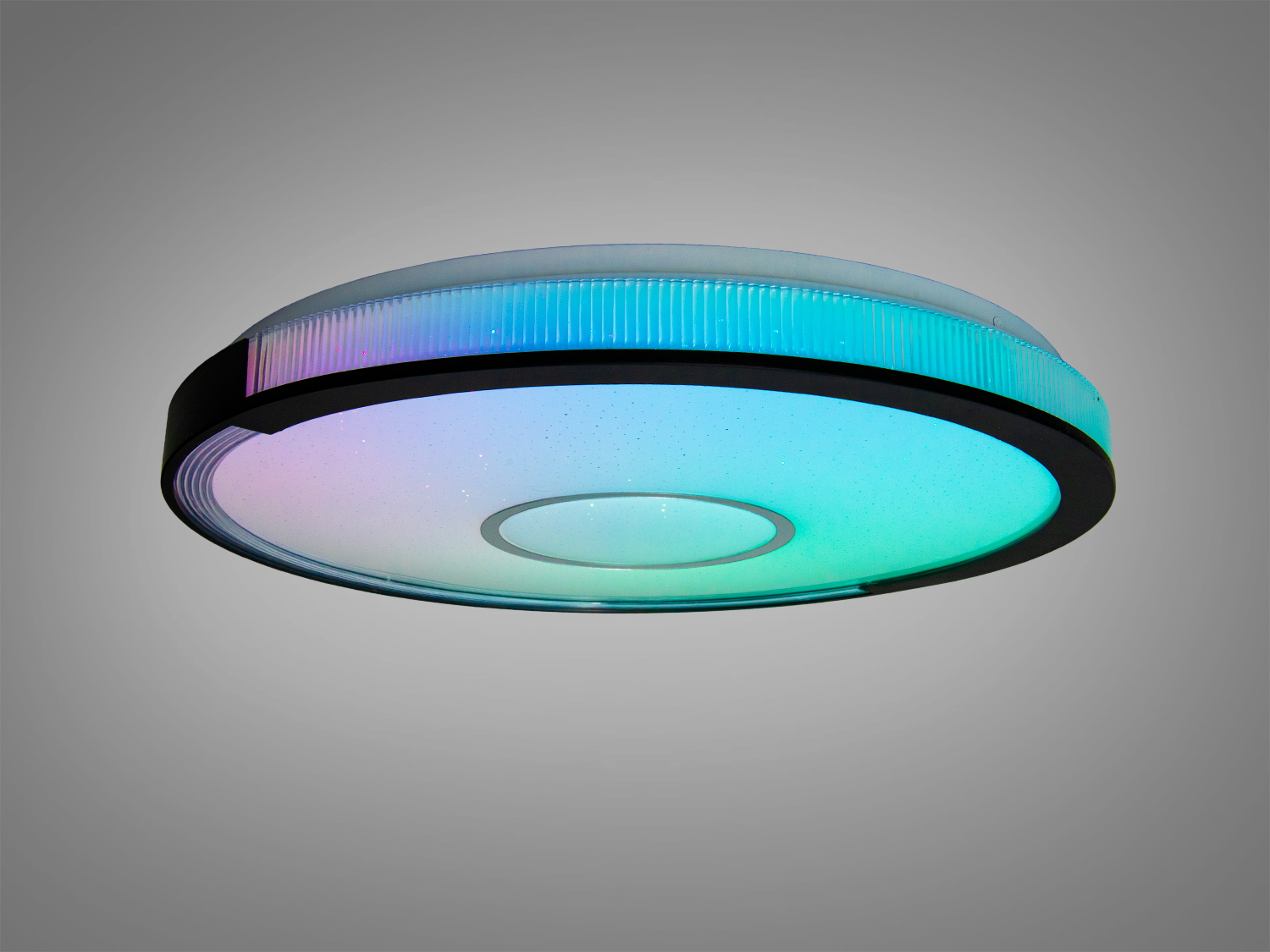 Біла стельова лампа з матовим покриттям, підходить для офісних приміщень. Оснащена енергоефективними світлодіодами для тривалого використання.