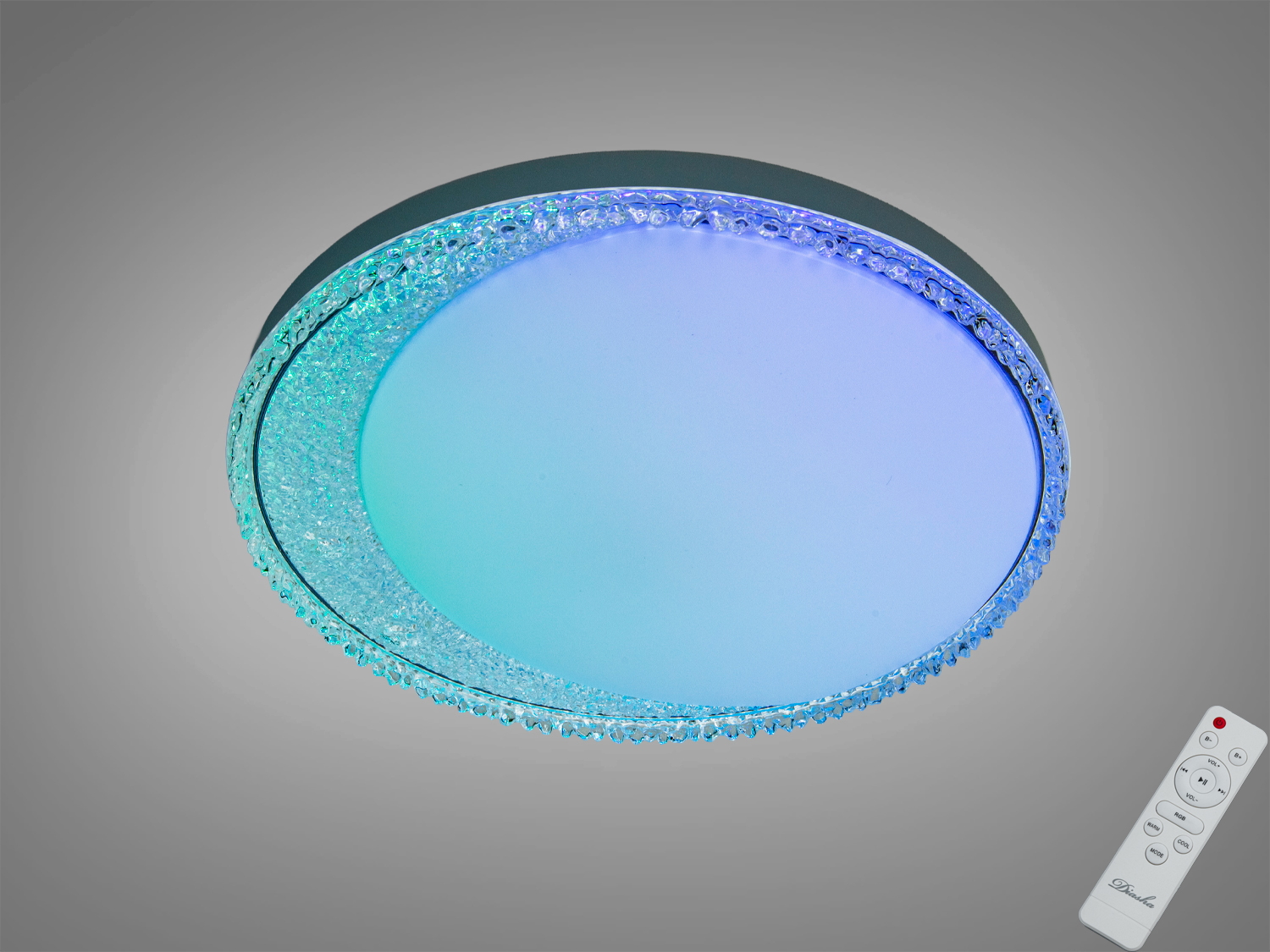 Смарт LED люстра 80 Вт з білим світлом і RGB-підсвіткою, пульт і керування через додаток iLink. Підходить для кімнат до 14 м². Білий корпус, кристалічний обідок.