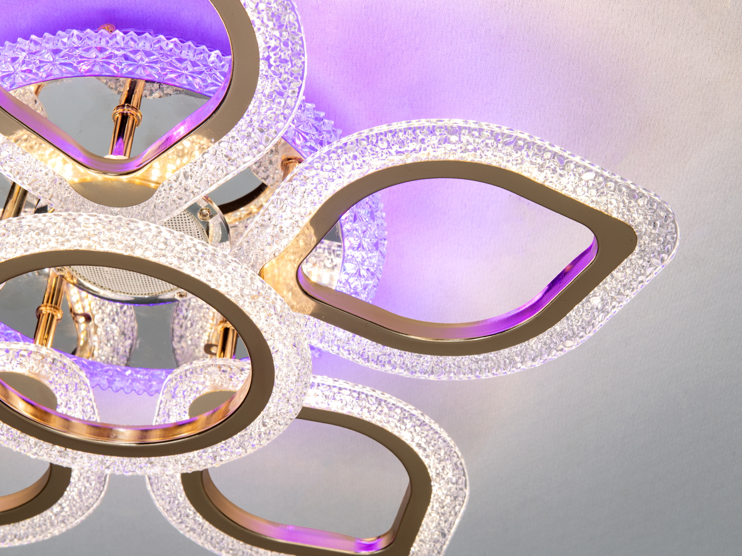 Стельова LED люстра квітка хром золото 55Вт пульт