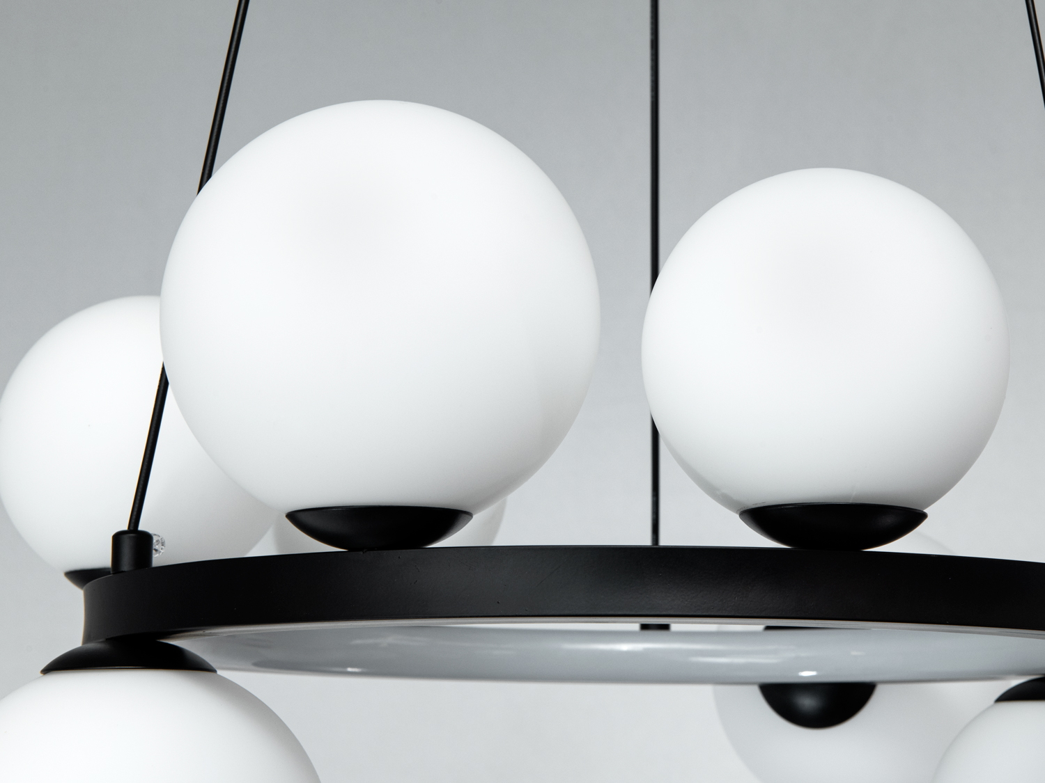 Підвісна люстра Loft кругла 8 плафонів чорний