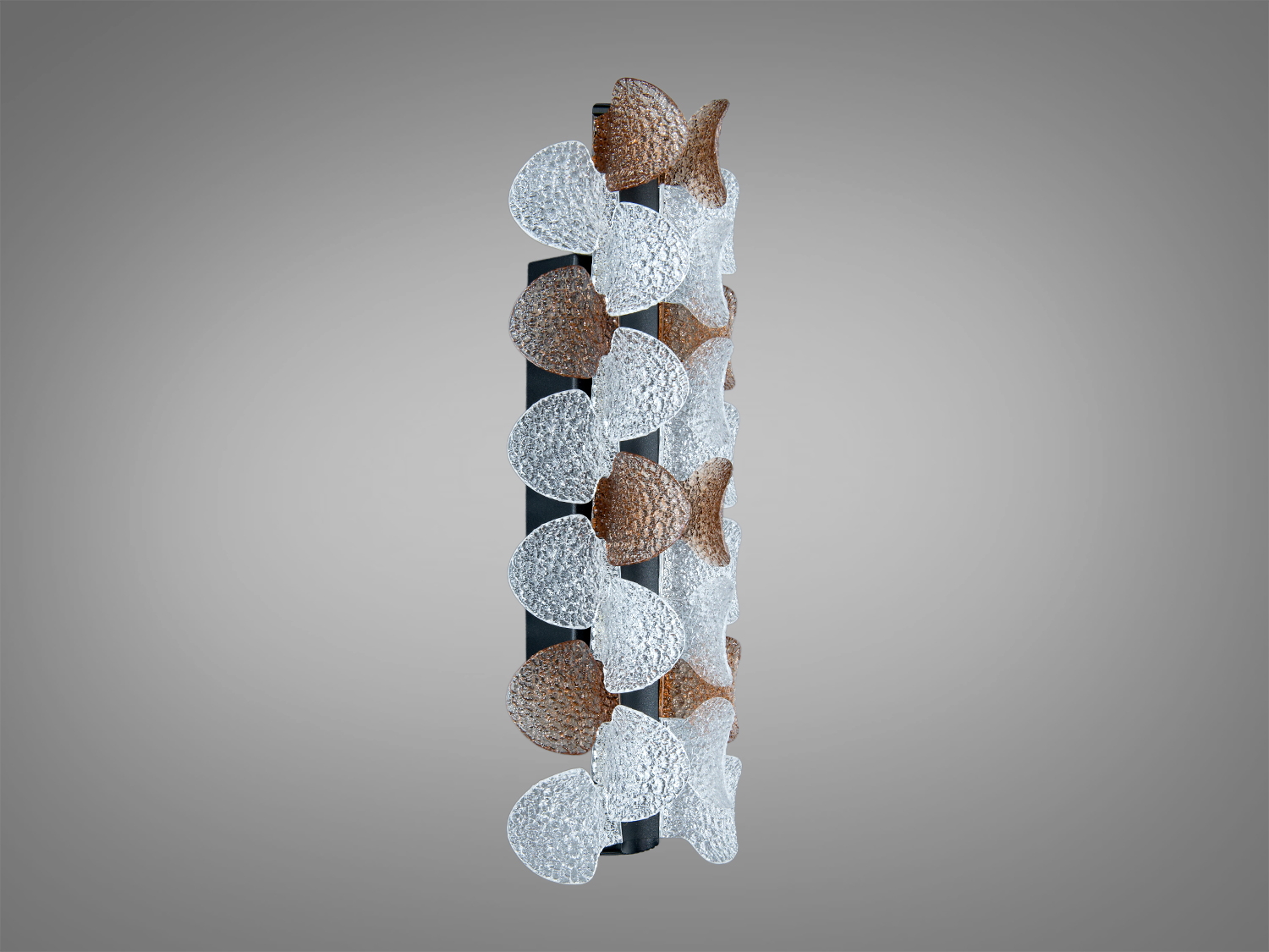 Лінійний світильник з чорним металевим корпусом та рельєфним акрилом, що створює ефект хвиль. Ідеально для освітлення вітальні.