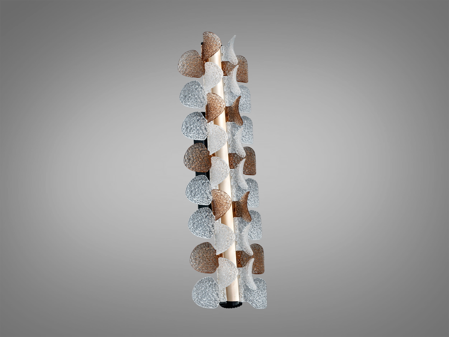 Декоративний світильник з рельєфним акрилом у чорному корпусі, що підходить для настінного монтажу. Відмінно підкреслить стильний інтер′єр.