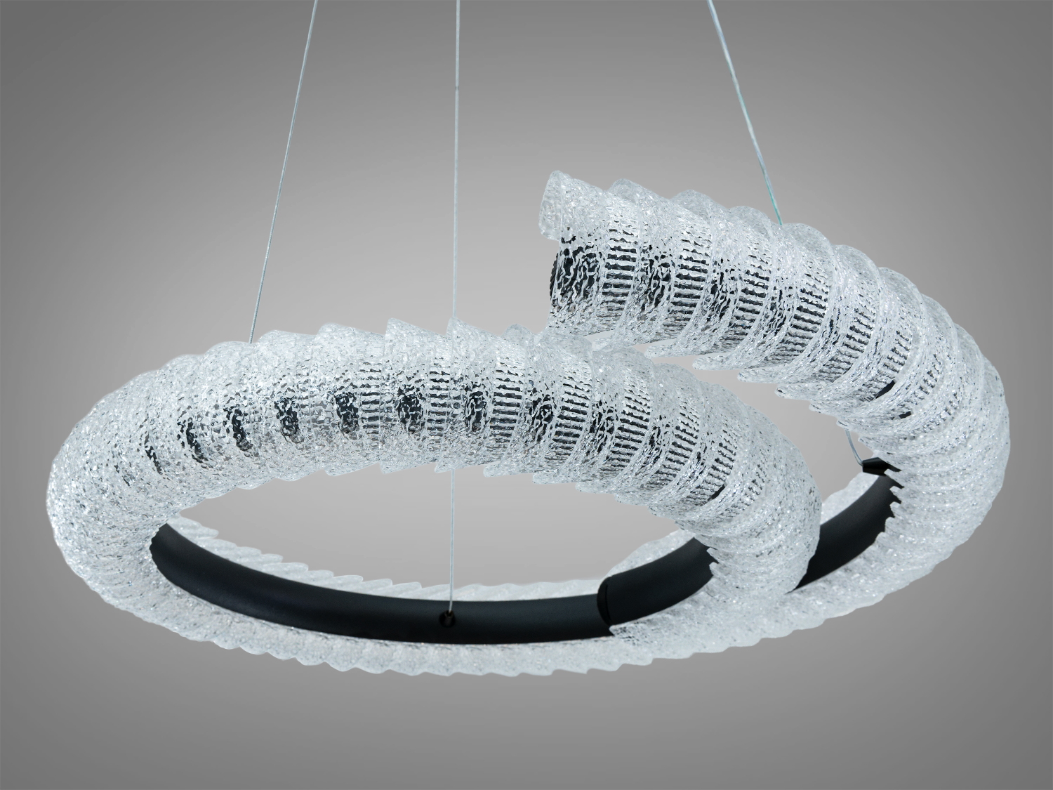 Підвісна світлодіодна люстра чорна 85Вт пульт 15м²