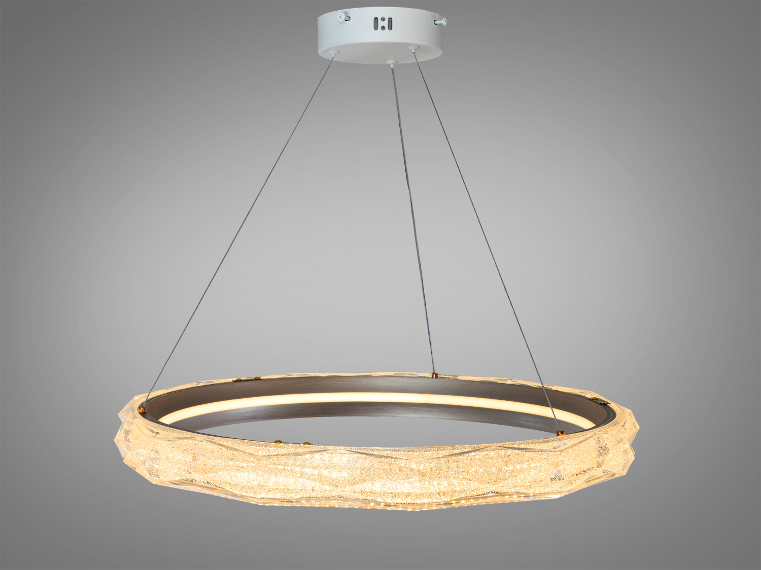 Круглий підвісний світильник з металу, з теплим світлом, ідеальний для вітальні.