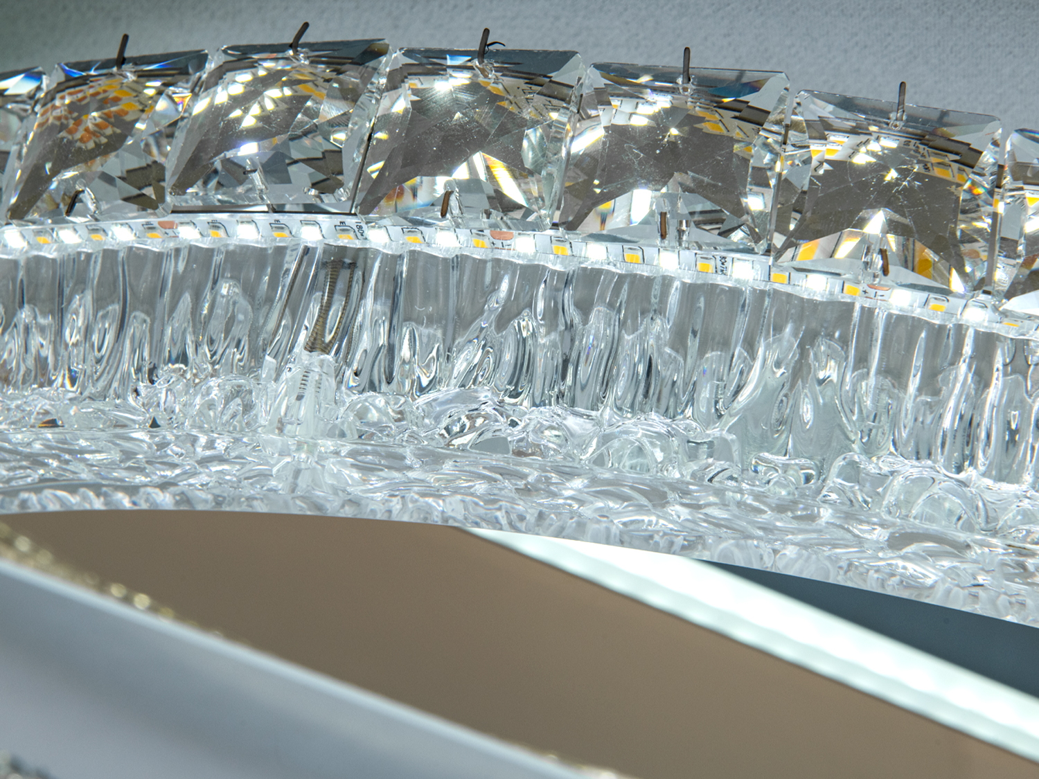 Стельова LED люстра Diasha золото 112W пульт