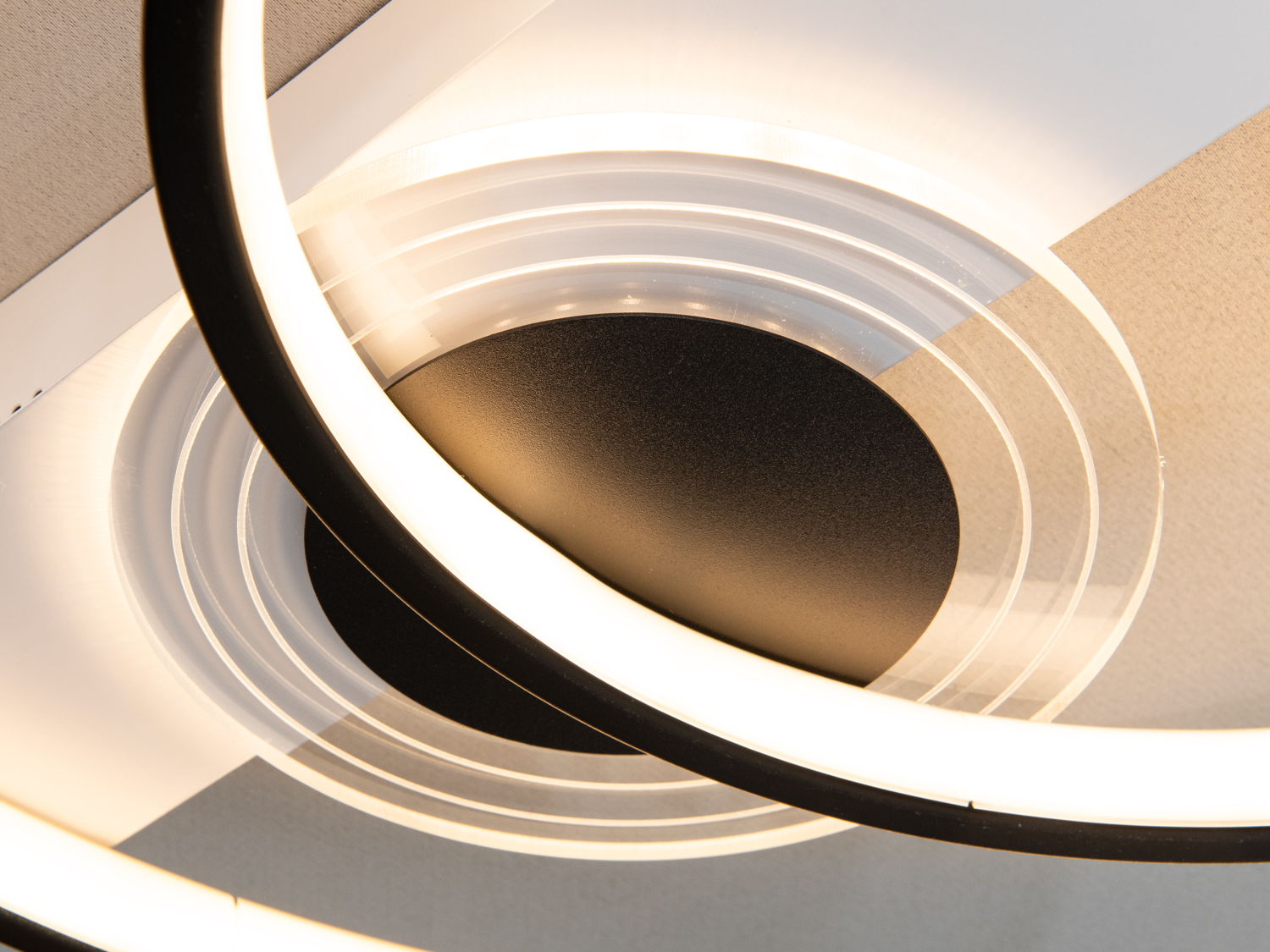 Світлодіодна стельова люстра білий чорний 64 Вт