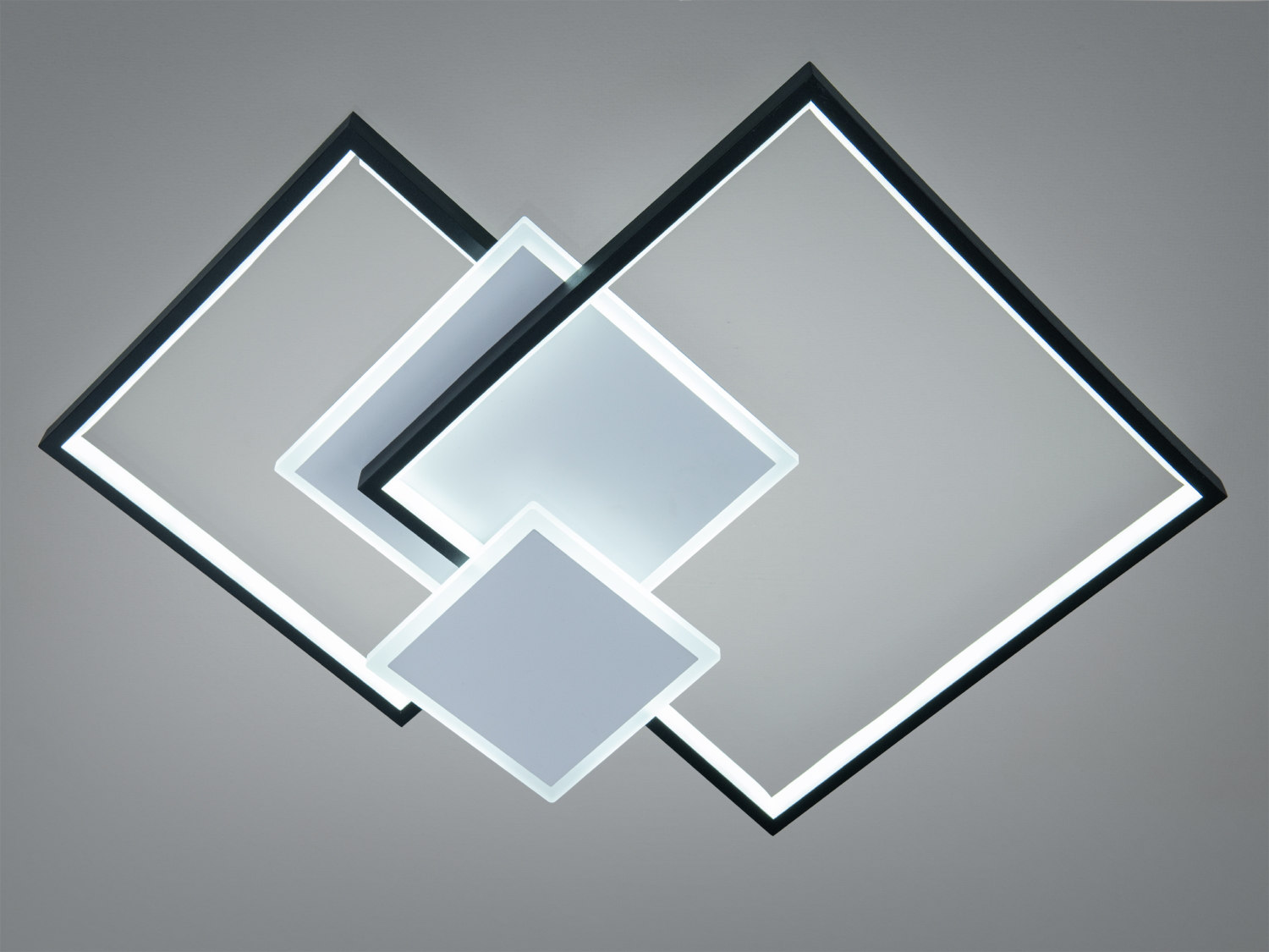 Стельова LED-люстра 70Вт, 3850 лм, три квадратні панелі, біла+чорна. 3 режими 3200–6000К, керування настінним вимикачем. Рекомендовано для приміщень до 12 м², металевий каркас.