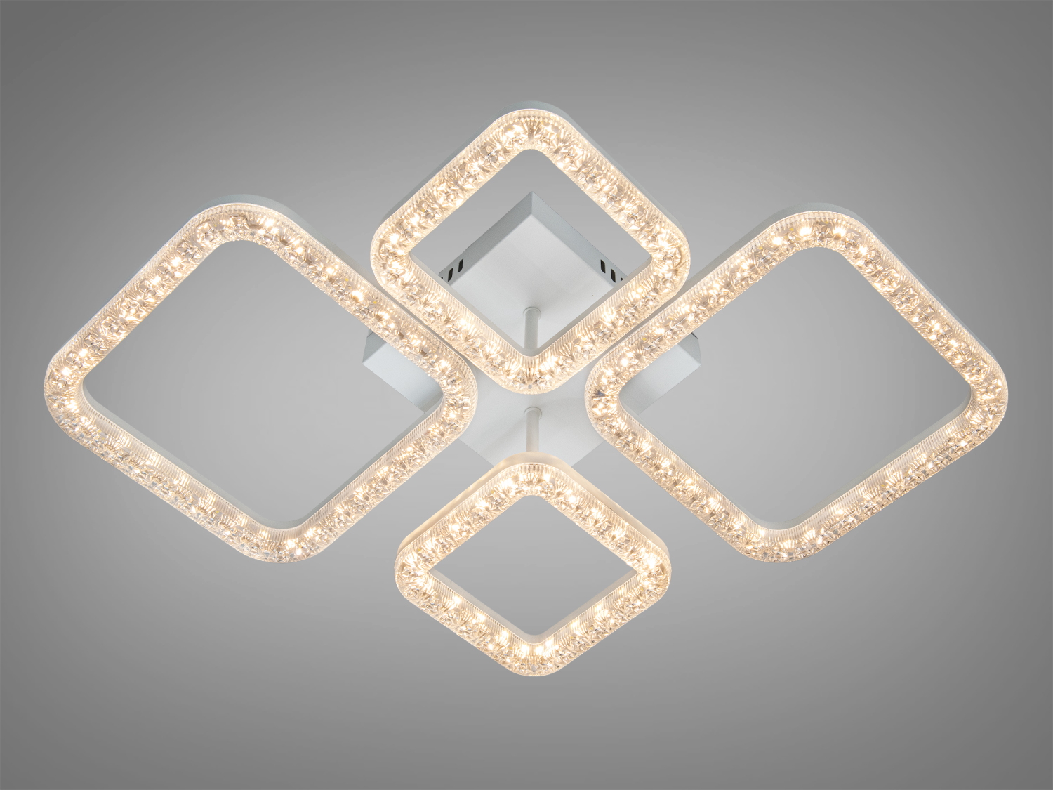 Біла стельова LED люстра MX4771 70 Вт з 4 квадратними рамами, без пульта, для приміщень до 12 м². Накладний монтаж, м’яке рівномірне світло для щоденного використання.