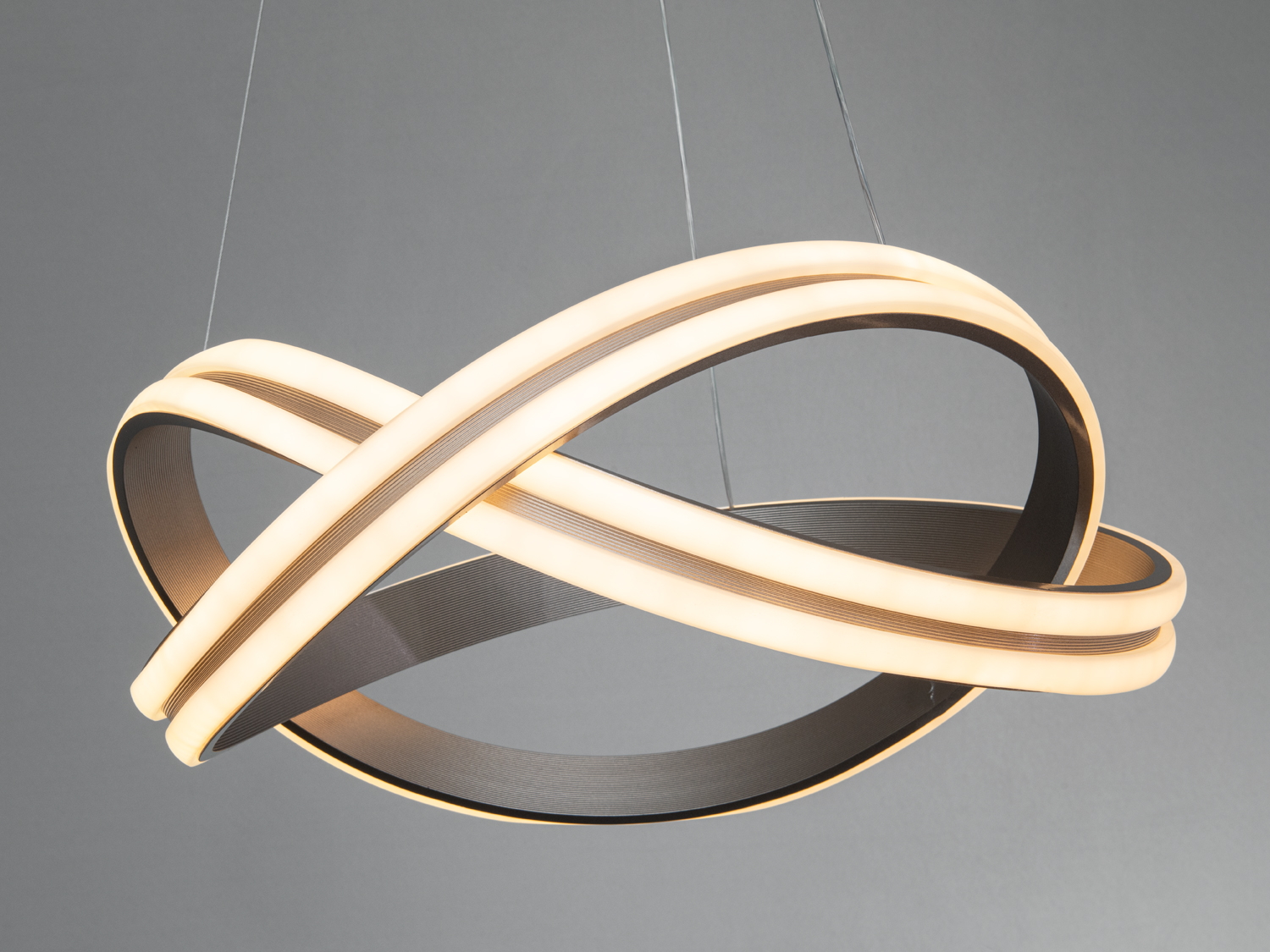 Світлодіодна підвісна люстра Diasha 115 Вт, коричнева, без пульта. Для кімнат до 19 м²: сучасний силует із завитками, метал і пластик, рівномірне світло.