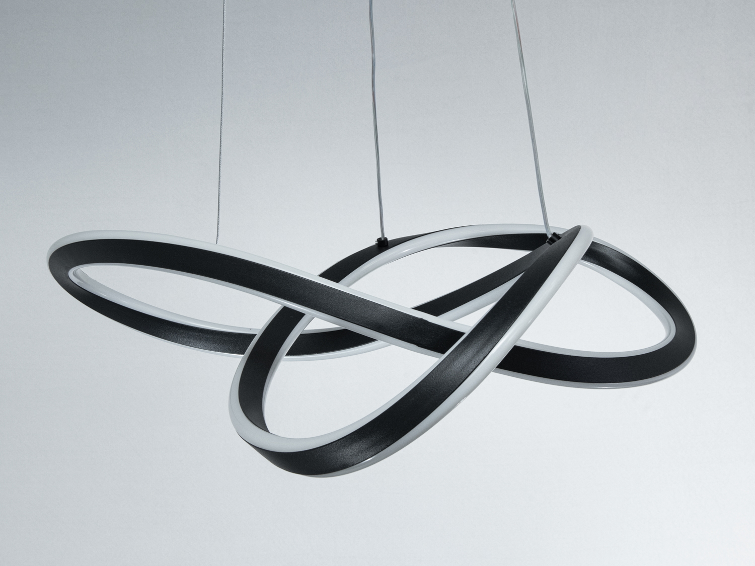 Світлодіодна підвісна люстра чорна 86 Вт завитки