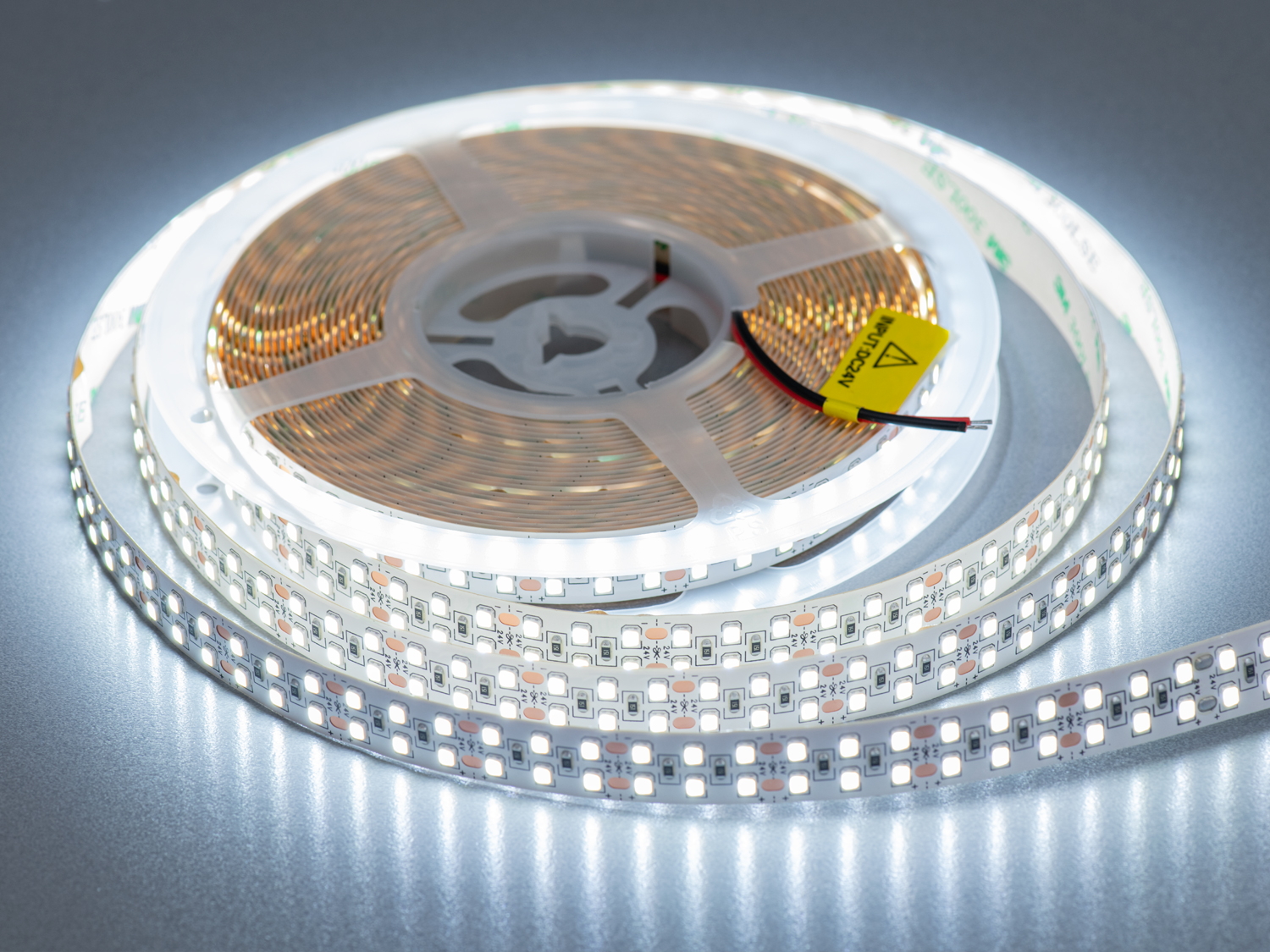 LED стрічка 12В, 240 діодів на метр, 15мм, теплий+холодний. Універсальне, високоякісне та потужне джерело світла з можливістю обирати температуру освітлення. LED стрічка 12В, 240 діодів на метр, 15мм, теплий+холодний. Універсальне, високоякісне та потужне джерело світла з можливістю обирати температуру освітлення.