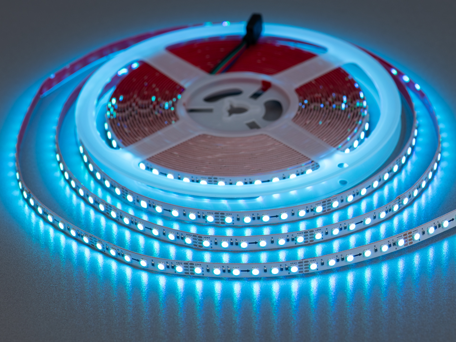 LED стрічка 24В, 108 діодів на метр, 8мм, RGB
