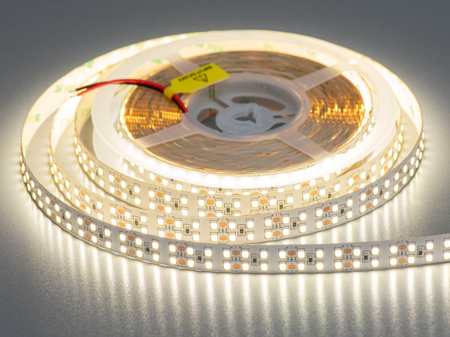 LED стрічка 24в, 240 діодів на метр, 15мм, нейтральний. Лед стрічка зберігає свою яскравість, колірну стабільність і рівномірність світла протягом усього періоду експлуатації. LED стрічка 24в, 240 діодів на метр, 15мм, нейтральний. Лед стрічка зберігає свою яскравість, колірну стабільність і рівномірність світла протягом усього періоду експлуатації.