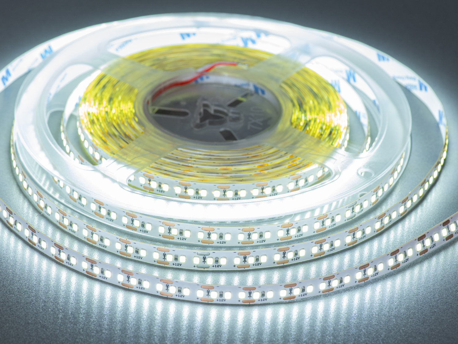 LED стрічка 12В, 180 діодів на метр, 10 мм, холодний. Ця модель — ще один доказ того, що якісна лед стрічка може бути водночас доступною, потужною та дизайнерською. LED стрічка 12В, 180 діодів на метр, 10 мм, холодний. Ця модель — ще один доказ того, що якісна лед стрічка може бути водночас доступною, потужною та дизайнерською.