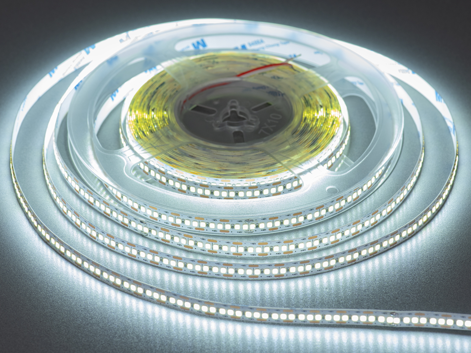 LED стрічка 12В, 240 діодів на метр, 10мм, холодний. Ця лед стрічка — безкомпромісний вибір для тих, хто цінує ефективність, стиль і надійність у кожній деталі. LED стрічка 12В, 240 діодів на метр, 10мм, холодний. Ця лед стрічка — безкомпромісний вибір для тих, хто цінує ефективність, стиль і надійність у кожній деталі.