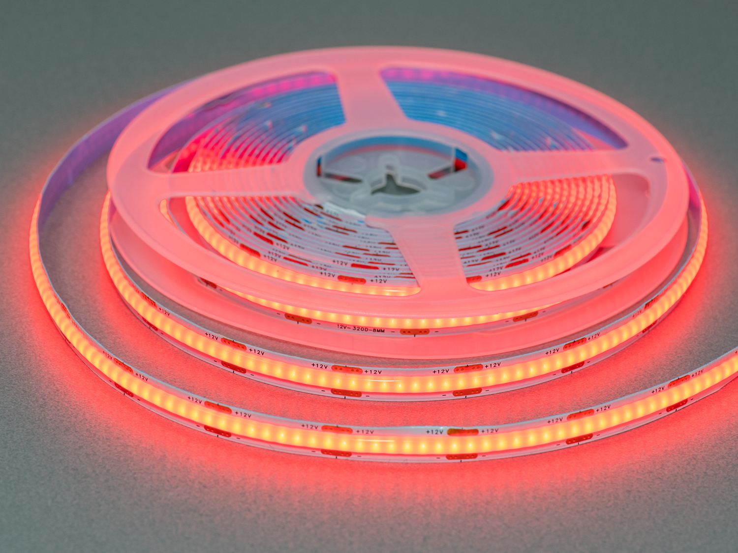 COB LED стрічка 12В, 320 діодів на метр, 8мм, червоний. Придбайте лед стрічку зі світлом, яке не просто підсвічує — воно заявляє про себе сміливо, впевнено й пристрасно. COB LED стрічка 12В, 320 діодів на метр, 8мм, червоний. Придбайте лед стрічку зі світлом, яке не просто підсвічує — воно заявляє про себе сміливо, впевнено й пристрасно.