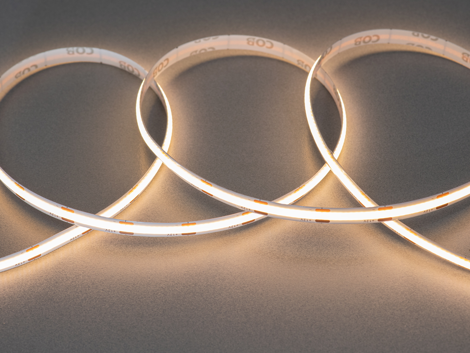 COB LED стрічка 12В, 480 діодів на метр, 8мм, теплий. Придбайте COB світлодіодну стрічку, яка створює атмосферу затишку, гармонії та естетичної завершеності інтерєру. COB LED стрічка 12В, 480 діодів на метр, 8мм, теплий. Придбайте COB світлодіодну стрічку, яка створює атмосферу затишку, гармонії та естетичної завершеності інтерєру.