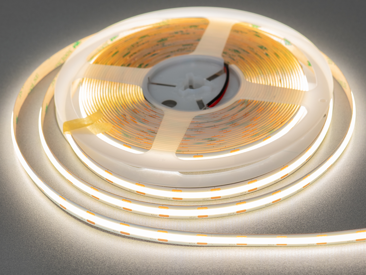 COB LED стрічка 12В, 608 діодів на метр, 10мм, нейтральний. COB LED стрічка 12В, 608 діодів на метр, 10мм, нейтральний.