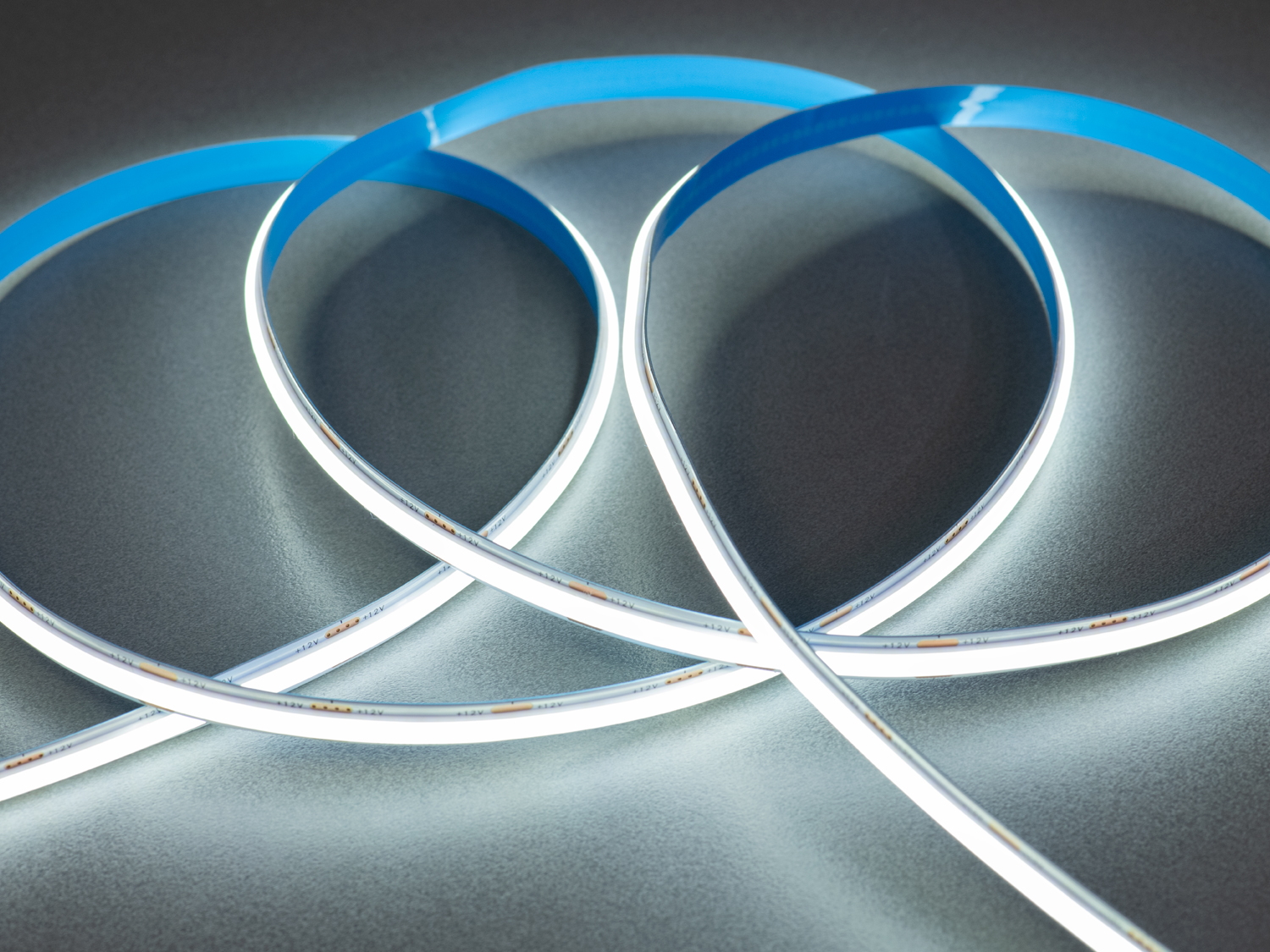 COB LED стрічка 12В, 640 діодів на метр, 8мм, холодний. Купіть COB LED стрічку, яка перетворює звичайну поверхню на ідеально освітлену зону без жодного пробілу. COB LED стрічка 12В, 640 діодів на метр, 8мм, холодний. Купіть COB LED стрічку, яка перетворює звичайну поверхню на ідеально освітлену зону без жодного пробілу.