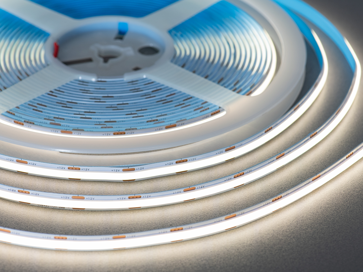 COB LED стрічка 12В, 640 діодів на метр, 8мм, нейтральний. Придбайте COB LED стрічку, ідеальна суцільна лінія нейтрального світла для професійного та побутового освітлення. COB LED стрічка 12В, 640 діодів на метр, 8мм, нейтральний. Придбайте COB LED стрічку, ідеальна суцільна лінія нейтрального світла для професійного та побутового освітлення.